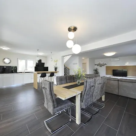 A & N Villa