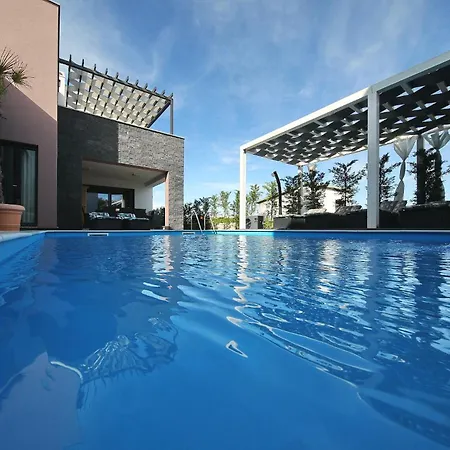 A & N Villa *