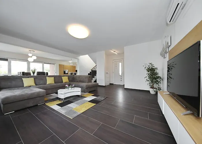 Villa A & N
