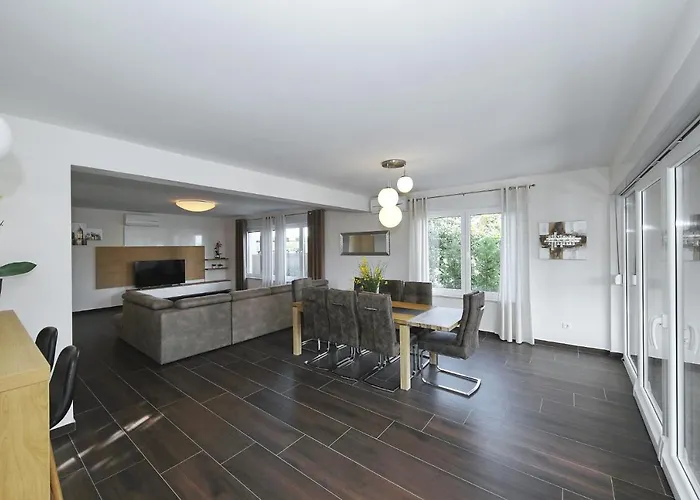 A & N Villa *