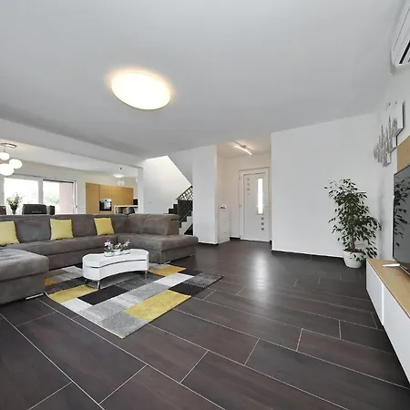 Villa A & N