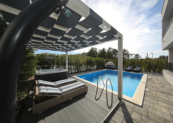 Villa A & N