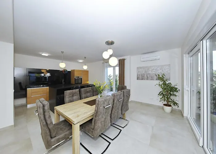 A & N Villa *